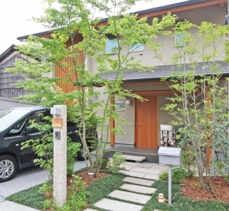家族仲良く住まう趣味スペースのあるお家