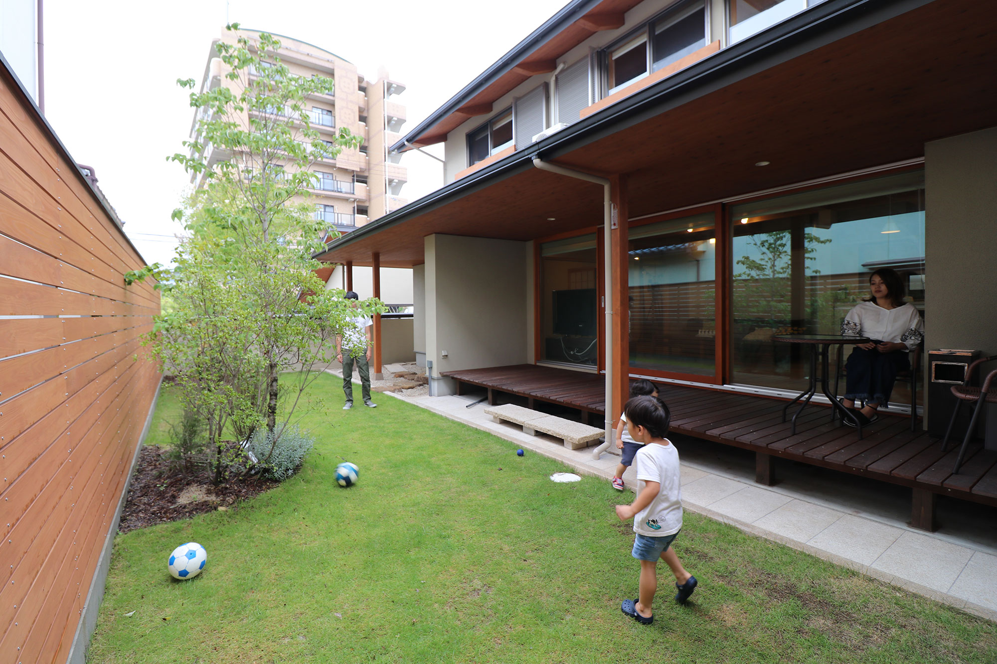 子ども達が安全に走り回れるお庭