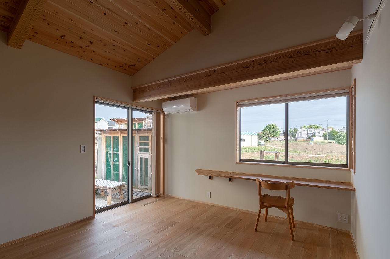 親世帯の寝室からはお父様の趣味のハト小屋が見えるように。