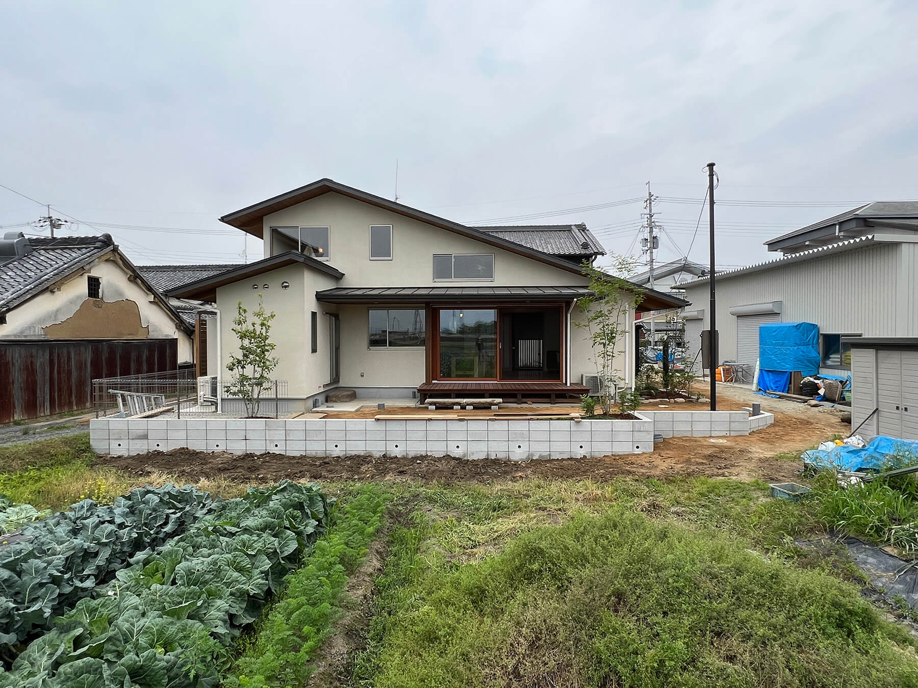 田園風景を望む家