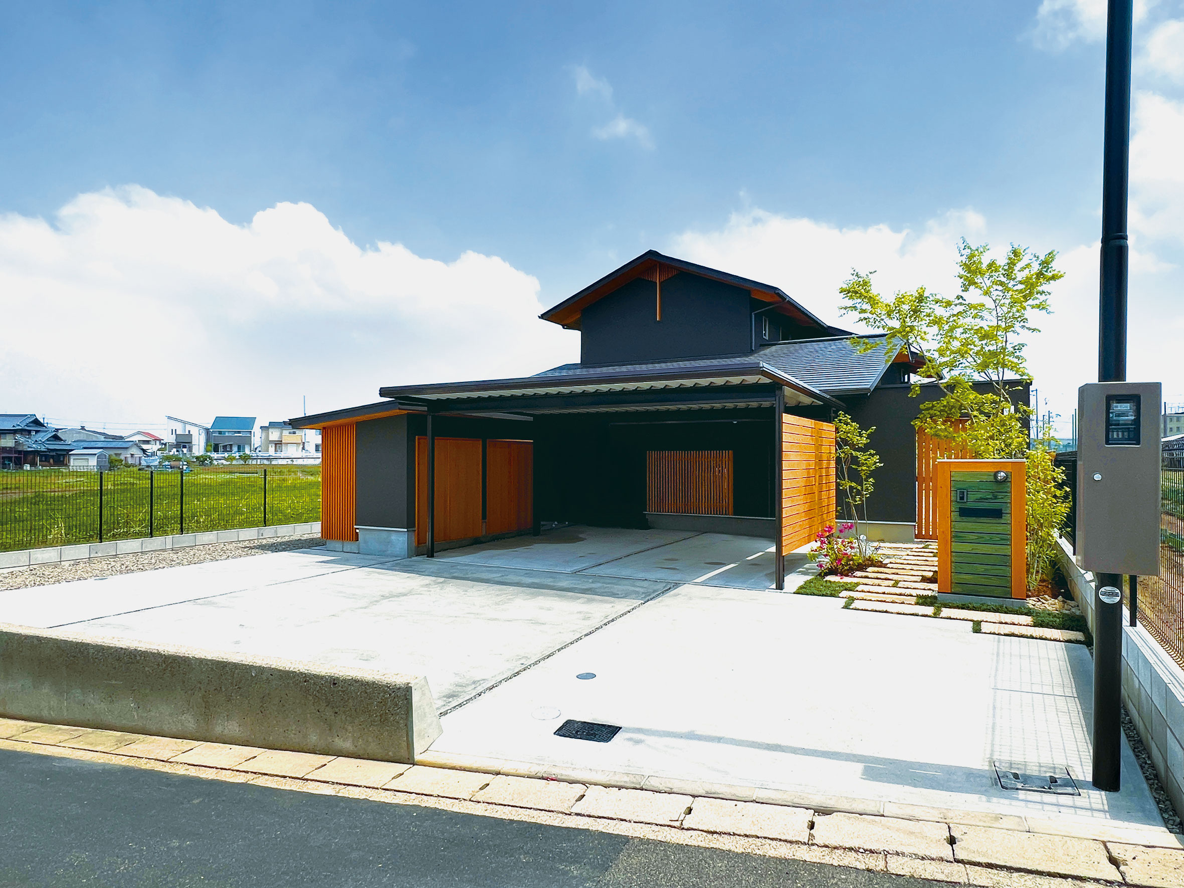 子どもが走り回る大きなお庭と家庭菜園のあるお家