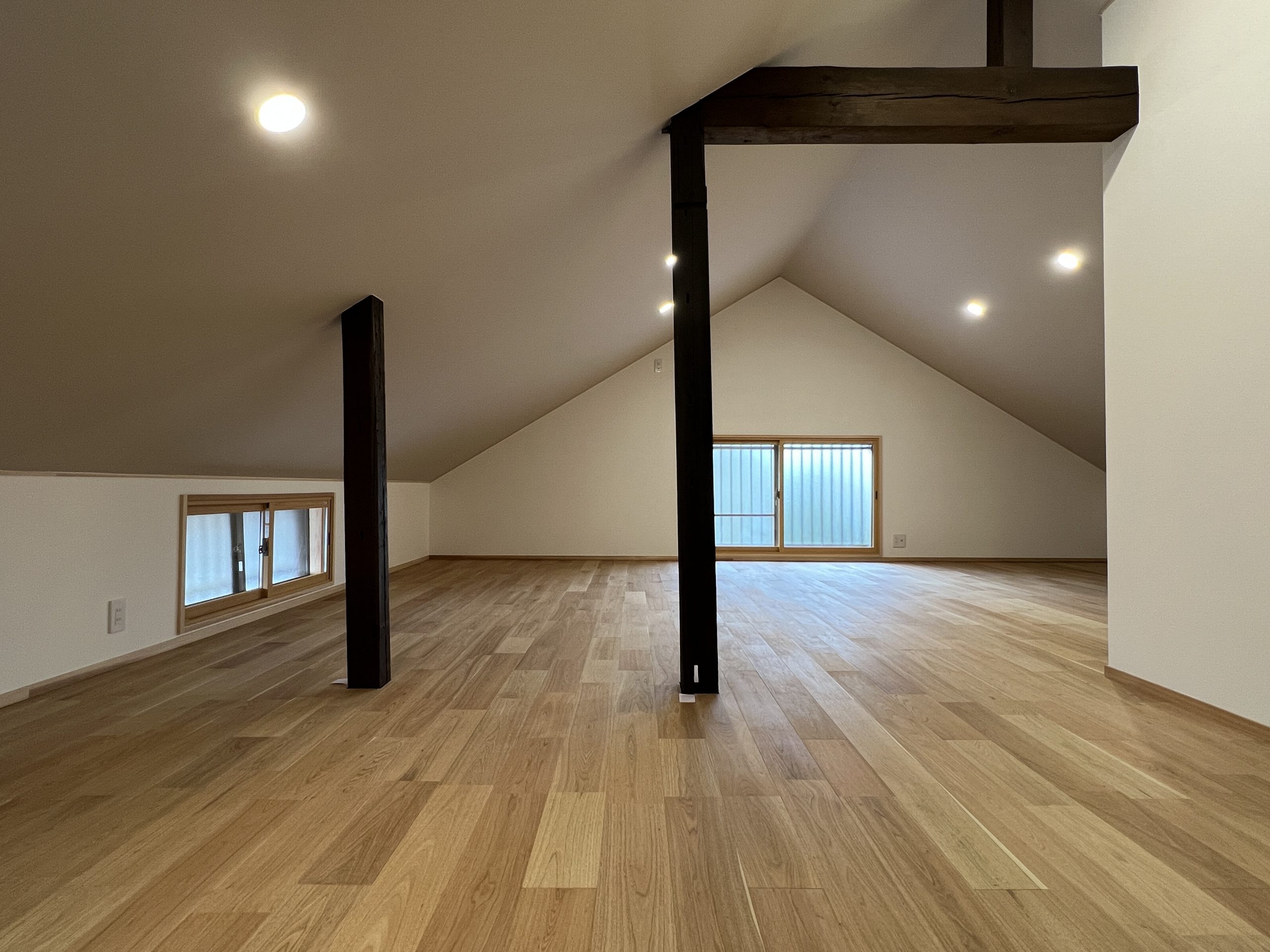 小屋裏スペースは断熱改修を行い、居室として使えるようにしました。