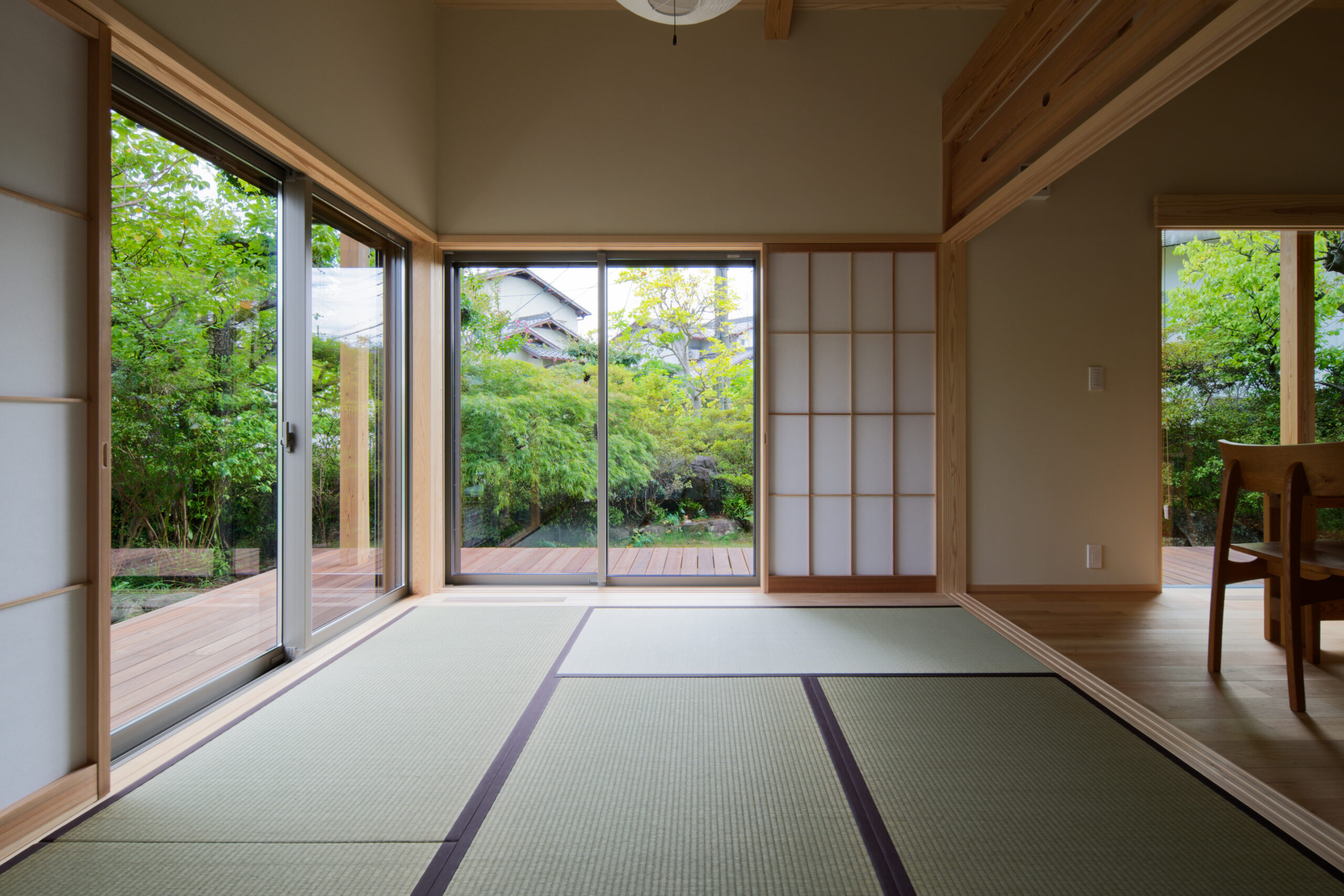 和室はリビングと一体に使うことができ、友人が遊びに来た際にも広く使うことができます。